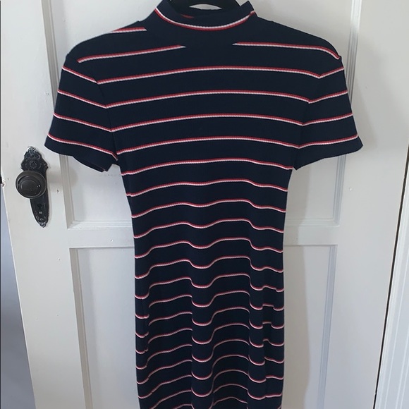 TOBI turtleneck dress - Picture 2 of 3